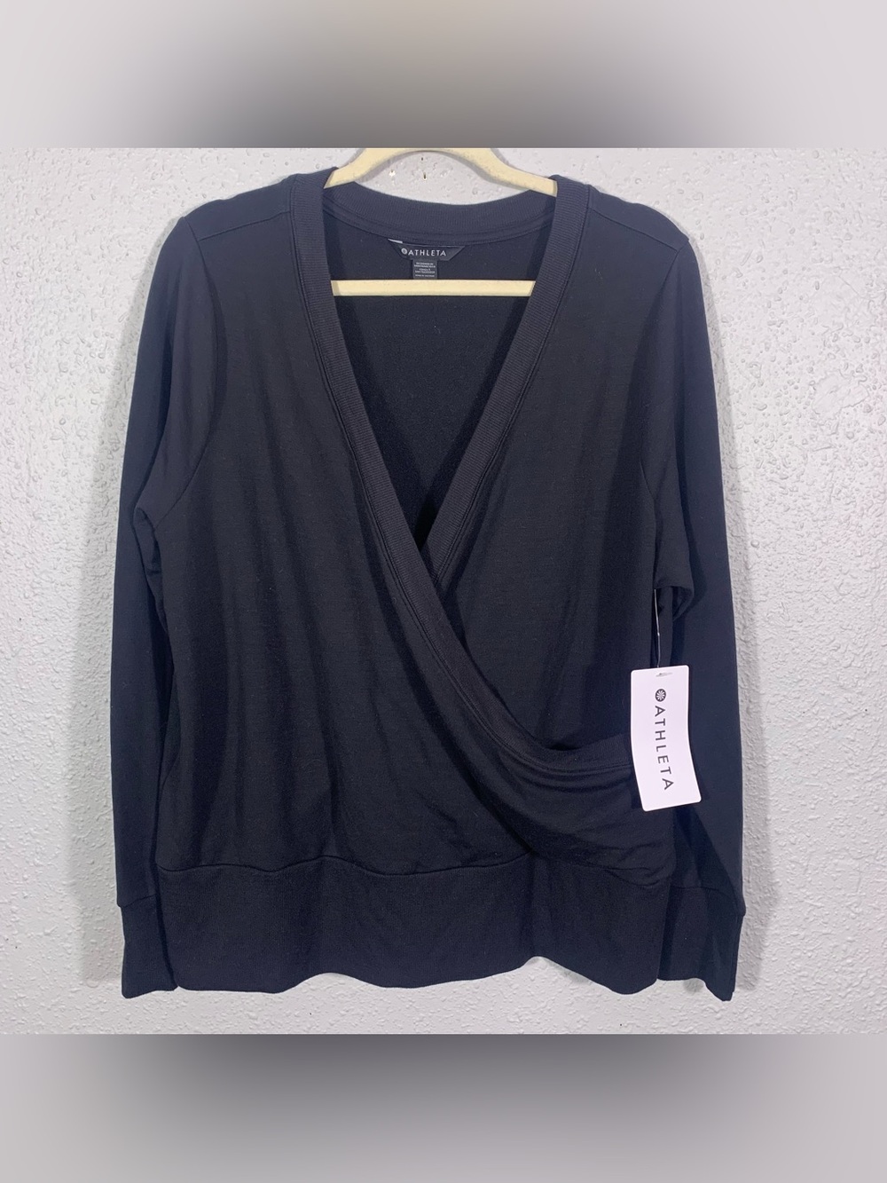 Athleta Recharge Cross Over Black Sweatshirt NWT size XL